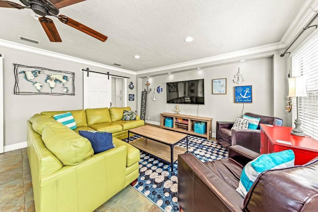 Palms & Owa / Pool Holiday home Foley